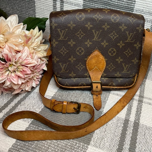 Louis Vuitton Monogram Cartouchiere MM - Picture 9 of 12